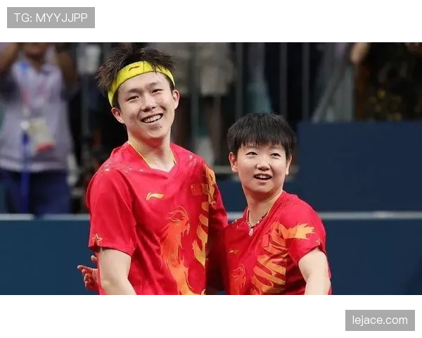 如果把蔡赟放进豪门剧，赛场金表配回家旧拖鞋那反差画面直接笑趴我